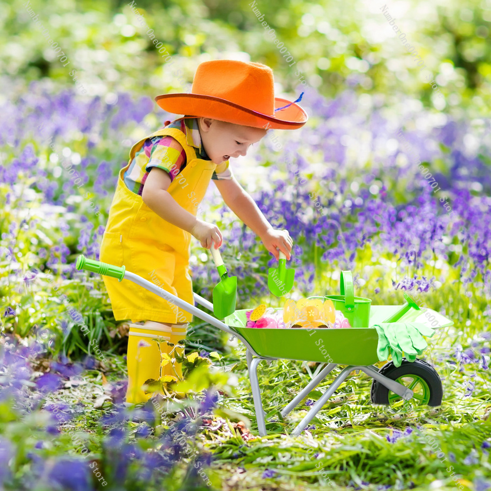 عربة يدوية خضراء للأطفال للعب  - مراجعة Kids Outdoor Set وسعره